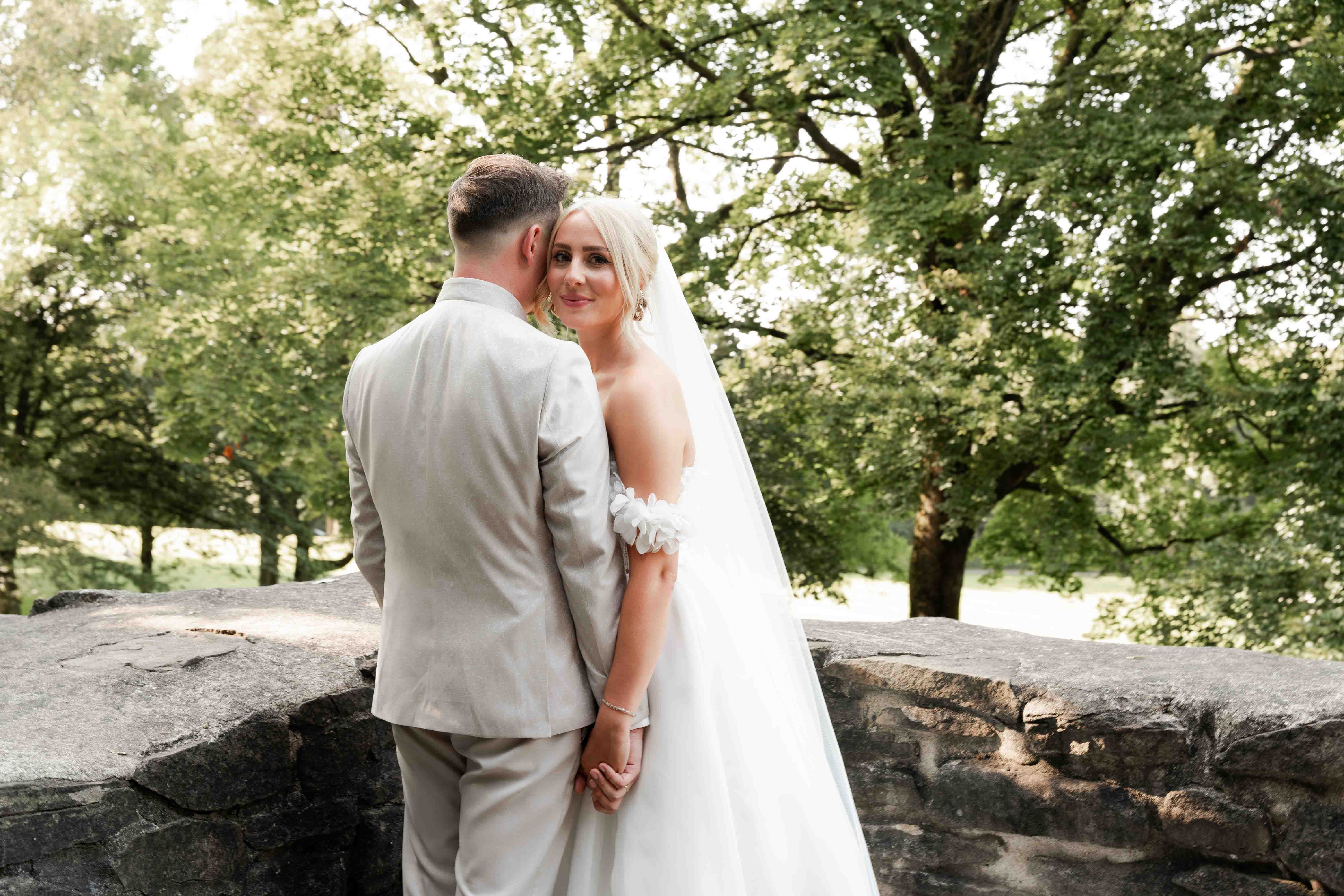 Hochzeitsfotograf Saskia & Kevin – intime Aufnahme des Brautpaars